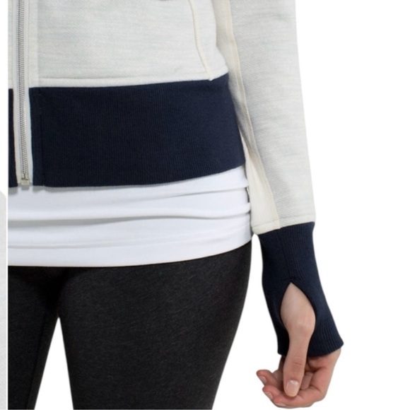 Women’s Lululemon® Scuba Hoodie Size: 6
In Commuter Denim Angel Wing/Inkwell - Picture 5 of 12